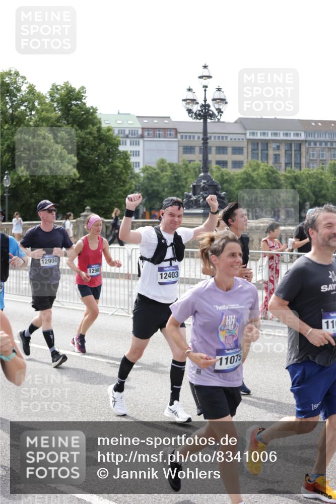 29.06.2025 - hella hamburg halbmarathon Jannik Wohlers http://msf.ph/oto/8341006 29.06.2025 10:41:53 Lombardsbrücke 1150, 1360, 1624, 1752, 1929, 1957, 2069, 2523, 2974, 3276, 3605, 4329, 4353, 4885, 4891, 4892, 5419, 5671, 5810, 6828, 6837, 6917, 7260, 7357, 7557, 7666, 8014, 8459, 8525, 8526, 8712, 9008, 9370, 10027, 10532, 10734, 10842, 10899, 11074, 11075, 11463, 11464, 11468, 11550, 11677, 11840, 11841, 12162, 12403, 12682, 12725, 12854, 12903, 12904, 13205, 13250, 13406, 13456, 13952, 13953, 14108, 14328, 14381, 14405, 14426, 14530, 14585, 15004, 15155, 15311, 15912, 16352 meine-sportfotos.de
