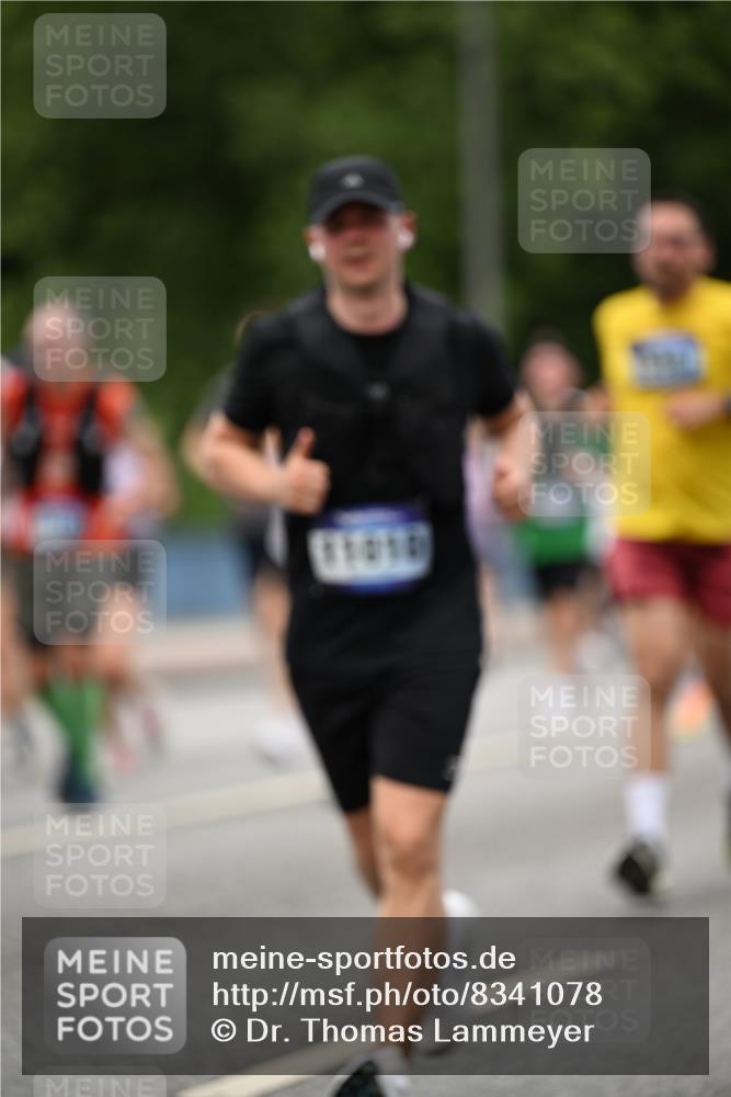 29.06.2025 - hella hamburg halbmarathon Dr. Thomas Lammeyer http://msf.ph/oto/8341078 29.06.2025 10:40:18 Kennedybrücke 1036, 1102, 1183, 1284, 1336, 1717, 2352, 2588, 2827, 3243, 3741, 3990, 4413, 4902, 4937, 5012, 5240, 5531, 6021, 6381, 6845, 6896, 7111, 7275, 7927, 8356, 8947, 10047, 10119, 10336, 10341, 10567, 11010, 11187, 11198 meine-sportfotos.de