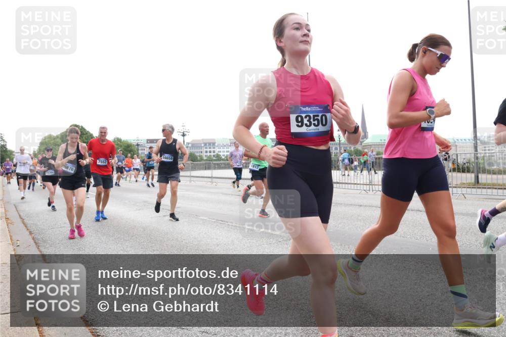 29.06.2025 - hella hamburg halbmarathon Lena Gebhardt http://msf.ph/oto/8341114 29.06.2025 10:38:16 Lombardsbrücke 16360, 15876, 16658, 1812, 7552, 9350, 1196, 1394, 1457, 1578, 1596, 1721, 1742, 1791, 1799, 1901, 1966, 1985, 2113, 2151, 2498, 2786, 3010, 3094, 3095, 3242, 3246, 3286, 3338, 3635, 3636, 3716, 3777, 3841, 3880, 4139, 4155, 4159, 4414, 4883, 4921, 5085, 5089, 5139, 5155, 5300, 5617, 5684, 5713, 5735, 6199, 6200, 6362, 6697, 6751, 6930, 7117, 7118, 7165, 7244, 7371, 7552, 7561, 7629, 7692, 7696, 7868, 7914, 8985, 10836, 11087, 11543 meine-sportfotos.de