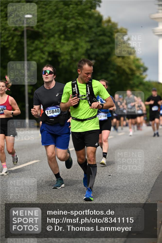29.06.2025 - hella hamburg halbmarathon Dr. Thomas Lammeyer http://msf.ph/oto/8341115 29.06.2025 10:18:07 Kennedybrücke 1406, 1747, 2990, 3154, 3939, 4962, 5546, 5670, 5719, 6028, 6083, 6089, 7209, 7802, 7840, 7991, 8001, 8147, 8409, 9141, 9845, 9886, 11355 meine-sportfotos.de