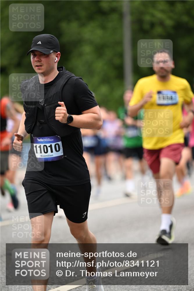 29.06.2025 - hella hamburg halbmarathon Dr. Thomas Lammeyer http://msf.ph/oto/8341121 29.06.2025 10:40:18 Kennedybrücke 1036, 1102, 1183, 1284, 1336, 1717, 2352, 2588, 2827, 3243, 3741, 3990, 4413, 4902, 4937, 5012, 5240, 5531, 6021, 6381, 6845, 6896, 7111, 7275, 7927, 8356, 8947, 10047, 10119, 10336, 10341, 10567, 11010, 11187, 11198 meine-sportfotos.de