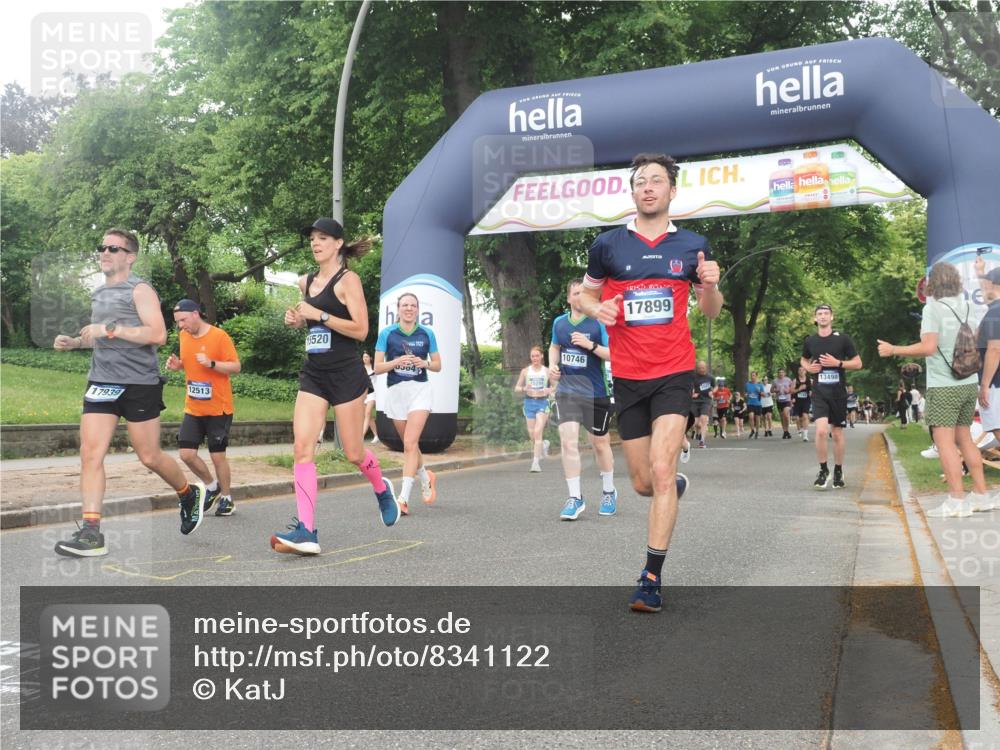 29.06.2025 - hella hamburg halbmarathon KatJ http://msf.ph/oto/8341122 29.06.2025 10:48:34 Zwischen KM18-KM19 1135, 1138, 2447, 6391, 6414, 6415, 8068, 8364 meine-sportfotos.de
