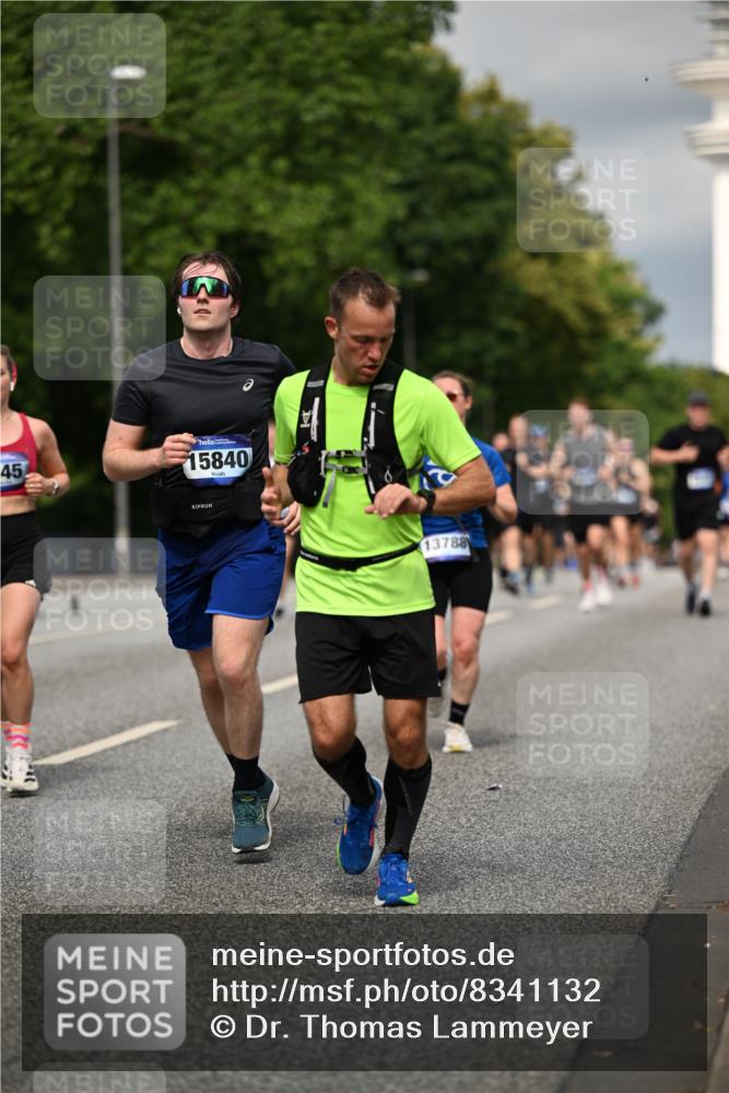 29.06.2025 - hella hamburg halbmarathon Dr. Thomas Lammeyer http://msf.ph/oto/8341132 29.06.2025 10:18:08 Kennedybrücke 1406, 1747, 2990, 3154, 3728, 3756, 3939, 4962, 5546, 5670, 5719, 6028, 6083, 6089, 7209, 7802, 7840, 7991, 8001, 8147, 8409, 9141, 9845, 11355 meine-sportfotos.de