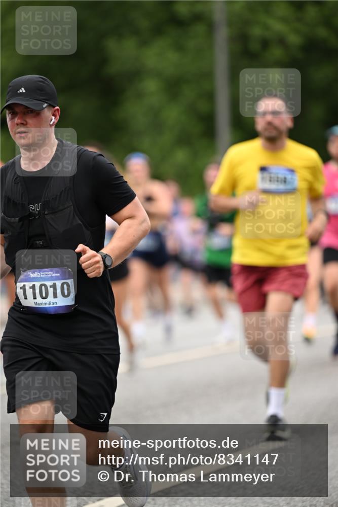 29.06.2025 - hella hamburg halbmarathon Dr. Thomas Lammeyer http://msf.ph/oto/8341147 29.06.2025 10:40:18 Kennedybrücke 1036, 1102, 1183, 1284, 1336, 1717, 2352, 2588, 2827, 3243, 3741, 3990, 4413, 4902, 4937, 5012, 5240, 5531, 6021, 6381, 6845, 6896, 7111, 7275, 7927, 8356, 8947, 10047, 10119, 10336, 10341, 10567, 11010, 11187, 11198 meine-sportfotos.de