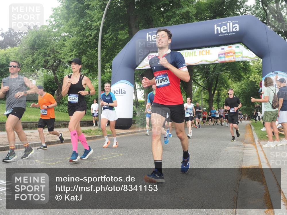 29.06.2025 - hella hamburg halbmarathon KatJ http://msf.ph/oto/8341153 29.06.2025 10:48:34 Zwischen KM18-KM19 1135, 1138, 2447, 6391, 6414, 6415, 8068, 8364 meine-sportfotos.de
