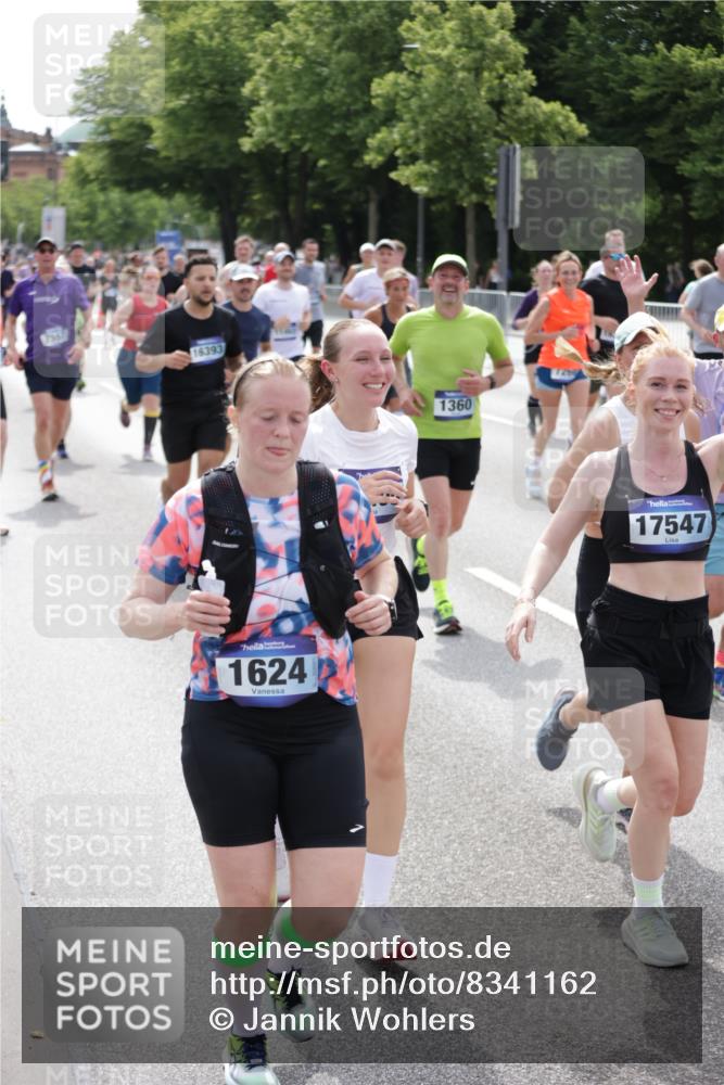 29.06.2025 - hella hamburg halbmarathon Jannik Wohlers http://msf.ph/oto/8341162 29.06.2025 10:41:58 Lombardsbrücke 1150, 1360, 1624, 1929, 1957, 2069, 2134, 3605, 4353, 4885, 4891, 4892, 5403, 5419, 5810, 6828, 6917, 7040, 7260, 7357, 7557, 7666, 8014, 8459, 8525, 8526, 8712, 8816, 9370, 9980, 10532, 10734, 10842, 10872, 10899, 11074, 11075, 11463, 11464, 11468, 11550, 11677, 12403, 12684, 12854, 12903, 12904, 13205, 13250, 13406, 13456, 13952, 13953, 14042, 14108, 14328, 14405, 14426, 14468, 14585, 14769, 15004, 15155, 15912, 16215, 16352 meine-sportfotos.de