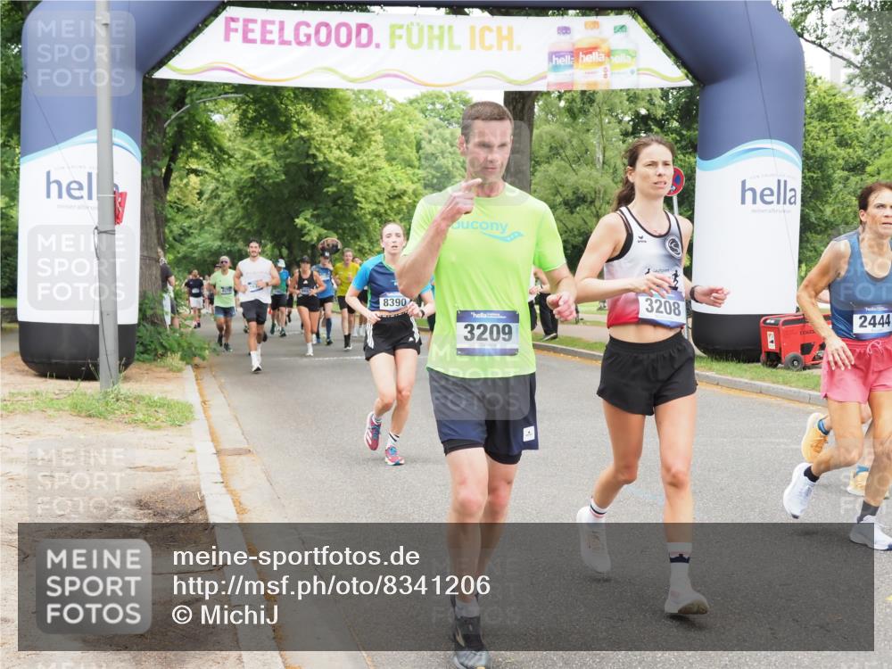 29.06.2025 - hella hamburg halbmarathon MichiJ http://msf.ph/oto/8341206 29.06.2025 10:40:03 Zwischen KM18-KM19 1706, 2444, 3208, 3209, 5169, 5194, 6390, 7786, 8390, 9380, 15681, 16538, 18331 meine-sportfotos.de