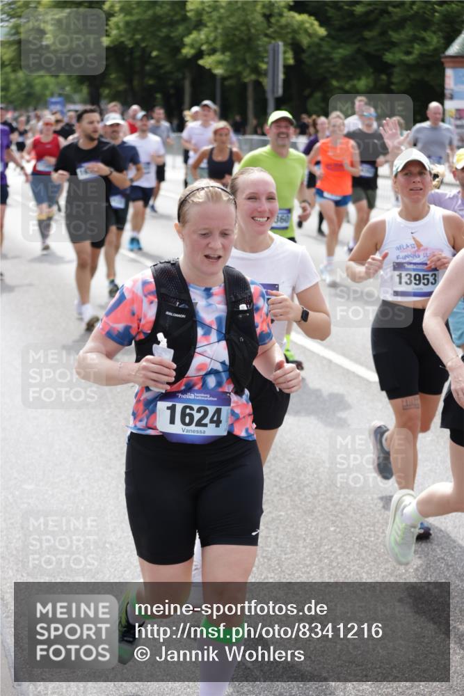 29.06.2025 - hella hamburg halbmarathon Jannik Wohlers http://msf.ph/oto/8341216 29.06.2025 10:41:58 Lombardsbrücke 1150, 1360, 1624, 1929, 1957, 2069, 2134, 3605, 4353, 4885, 4891, 4892, 5403, 5419, 5810, 6828, 6917, 7040, 7260, 7357, 7557, 7666, 8014, 8459, 8525, 8526, 8712, 8816, 9370, 9980, 10532, 10734, 10842, 10872, 10899, 11074, 11075, 11463, 11464, 11468, 11550, 11677, 12403, 12684, 12854, 12903, 12904, 13205, 13250, 13406, 13456, 13952, 13953, 14042, 14108, 14328, 14405, 14426, 14468, 14585, 14769, 15004, 15155, 15912, 16215, 16352 meine-sportfotos.de