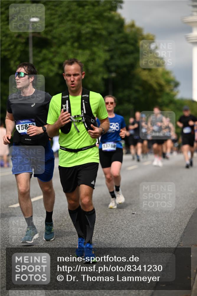 29.06.2025 - hella hamburg halbmarathon Dr. Thomas Lammeyer http://msf.ph/oto/8341230 29.06.2025 10:18:08 Kennedybrücke 1406, 1747, 2990, 3154, 3728, 3756, 3939, 4962, 5546, 5670, 5719, 6028, 6083, 6089, 7209, 7802, 7840, 7991, 8001, 8147, 8409, 9141, 9845, 11355 meine-sportfotos.de