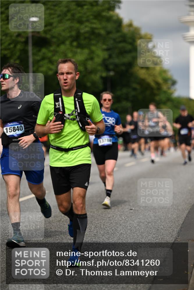 29.06.2025 - hella hamburg halbmarathon Dr. Thomas Lammeyer http://msf.ph/oto/8341260 29.06.2025 10:18:08 Kennedybrücke 1406, 1747, 2990, 3154, 3728, 3756, 3939, 4962, 5546, 5670, 5719, 6028, 6083, 6089, 7209, 7802, 7840, 7991, 8001, 8147, 8409, 9141, 9845, 11355 meine-sportfotos.de