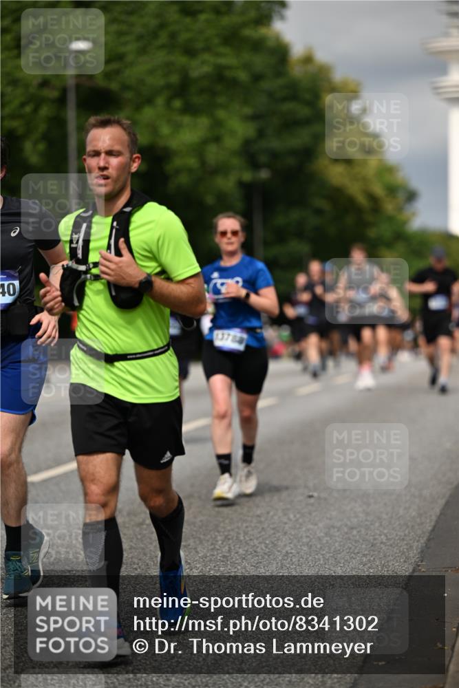 29.06.2025 - hella hamburg halbmarathon Dr. Thomas Lammeyer http://msf.ph/oto/8341302 29.06.2025 10:18:08 Kennedybrücke 1406, 1747, 2990, 3154, 3728, 3756, 3939, 4962, 5546, 5670, 5719, 6028, 6083, 6089, 7209, 7802, 7840, 7991, 8001, 8147, 8409, 9141, 9845, 11355 meine-sportfotos.de