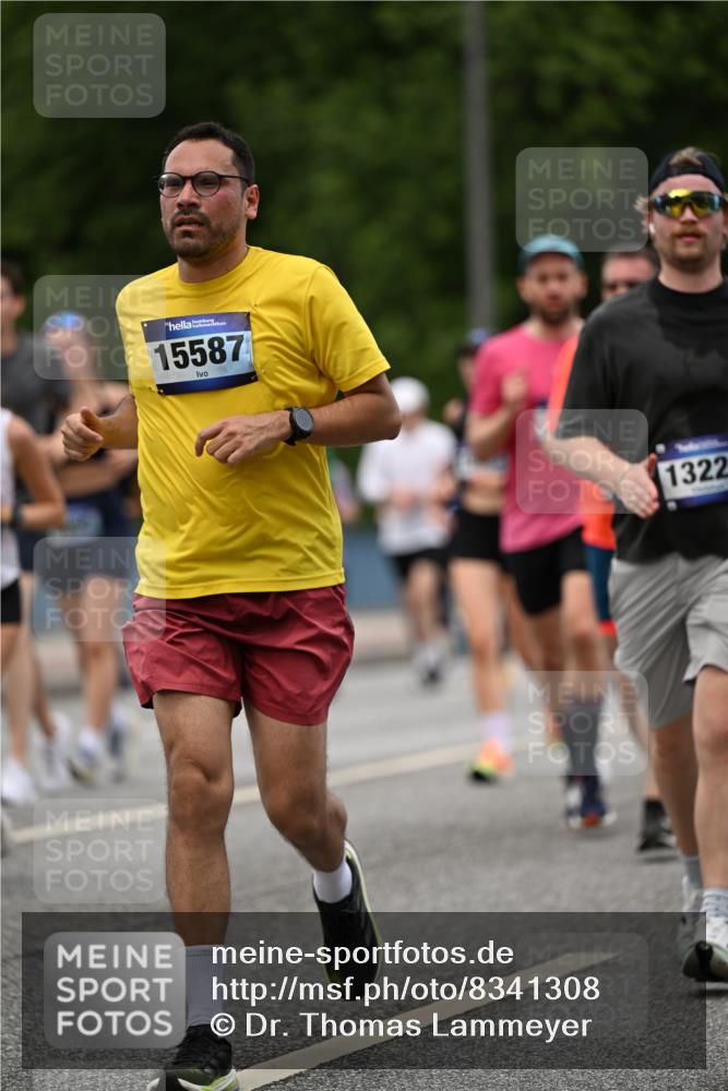 29.06.2025 - hella hamburg halbmarathon Dr. Thomas Lammeyer http://msf.ph/oto/8341308 29.06.2025 10:40:20 Kennedybrücke 1036, 1102, 1183, 1284, 1336, 1717, 2352, 2588, 3243, 3741, 3990, 4413, 4902, 4937, 5012, 5240, 5531, 6021, 6381, 6845, 6896, 7111, 7275, 7927, 8356, 8947, 9295, 10047, 10119, 10336, 10341, 10567, 11010, 11187, 11198 meine-sportfotos.de