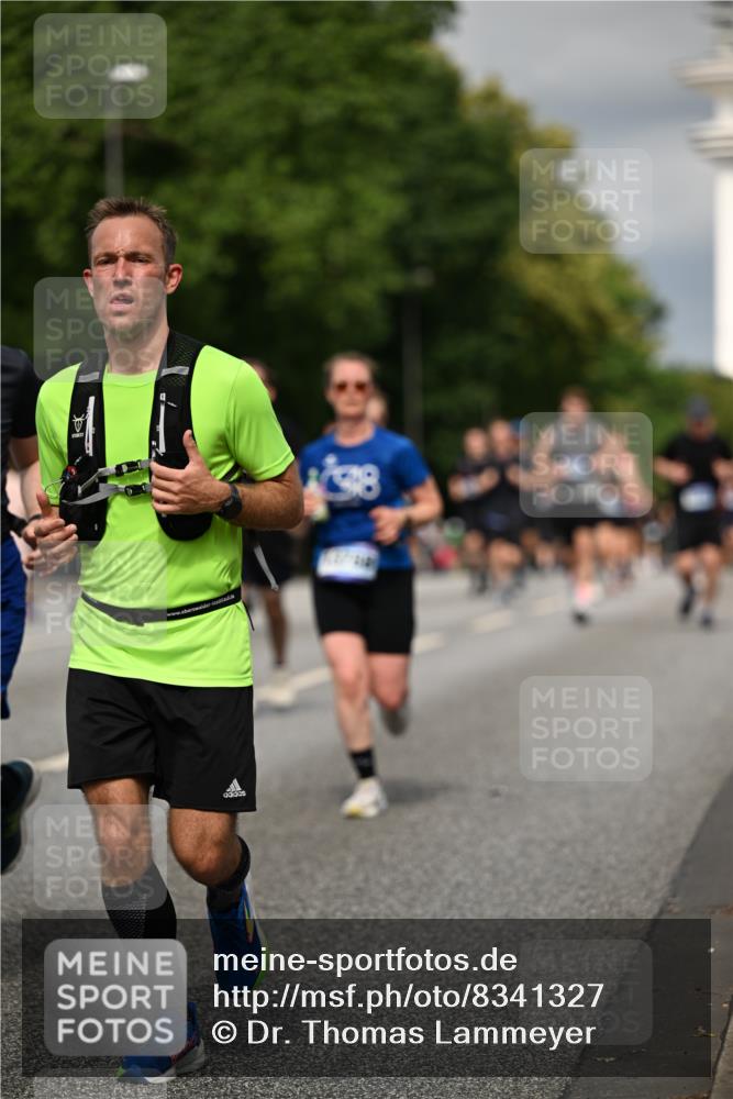 29.06.2025 - hella hamburg halbmarathon Dr. Thomas Lammeyer http://msf.ph/oto/8341327 29.06.2025 10:18:09 Kennedybrücke 1406, 1747, 2990, 3154, 3728, 3756, 3939, 4962, 5546, 5670, 5719, 6028, 6083, 6089, 7209, 7802, 7840, 7991, 8001, 8147, 8409, 9141, 9845, 10610, 11355 meine-sportfotos.de