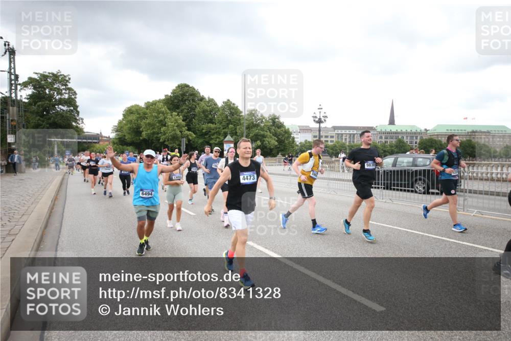 29.06.2025 - hella hamburg halbmarathon Jannik Wohlers http://msf.ph/oto/8341328 29.06.2025 10:55:41 Lombardsbrücke 1738, 1909, 2095, 2793, 3257, 3268, 4265, 4354, 4473, 4836, 5306, 5580, 5994, 6056, 6494, 6968, 7025, 7028, 7516, 7616, 8005, 8305, 8533, 9435, 9606, 9838, 10640, 10740, 10784, 10987, 11862, 11863, 12267, 12551, 13055, 13395, 13405, 13627, 14124, 14142, 14221, 14280, 14281, 14492, 15103, 15173, 15199, 15272, 15696, 15699, 15763, 15764, 16413, 16655, 16960, 17038, 17039, 17398, 18195, 18329, 18349, 19228 meine-sportfotos.de