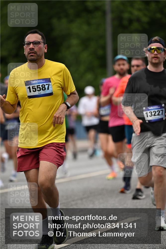 29.06.2025 - hella hamburg halbmarathon Dr. Thomas Lammeyer http://msf.ph/oto/8341341 29.06.2025 10:40:20 Kennedybrücke 1036, 1102, 1183, 1284, 1336, 1717, 2352, 2588, 3243, 3741, 3990, 4413, 4902, 4937, 5012, 5240, 5531, 6021, 6381, 6845, 6896, 7111, 7275, 7927, 8356, 8947, 9295, 10047, 10119, 10336, 10341, 10567, 11010, 11187, 11198 meine-sportfotos.de