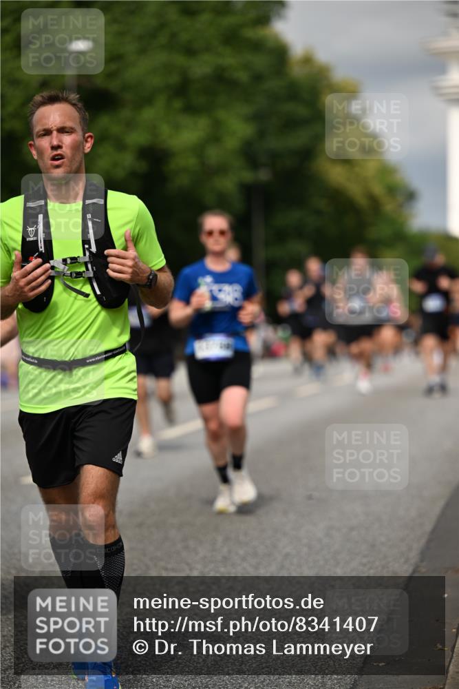 29.06.2025 - hella hamburg halbmarathon Dr. Thomas Lammeyer http://msf.ph/oto/8341407 29.06.2025 10:18:09 Kennedybrücke 1406, 1747, 2990, 3154, 3728, 3756, 3939, 4962, 5546, 5670, 5719, 6028, 6083, 6089, 7209, 7802, 7840, 7991, 8001, 8147, 8409, 9141, 9845, 10610, 11355 meine-sportfotos.de