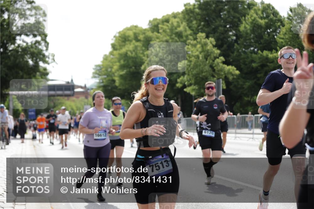 29.06.2025 - hella hamburg halbmarathon Jannik Wohlers http://msf.ph/oto/8341431 29.06.2025 10:42:17 Lombardsbrücke 1656, 1964, 1994, 2134, 2401, 2538, 2580, 2940, 2941, 3283, 3874, 4092, 4105, 4334, 4385, 4778, 5417, 6120, 6764, 7513, 8161, 8529, 8816, 10454, 10697, 11142, 11710, 12151, 12441, 13070, 13241, 13776, 14042, 14084, 14126, 14170, 14556, 14636, 14694, 14769, 15168, 15190, 15219, 15221, 15820, 15977, 16612, 16892 meine-sportfotos.de