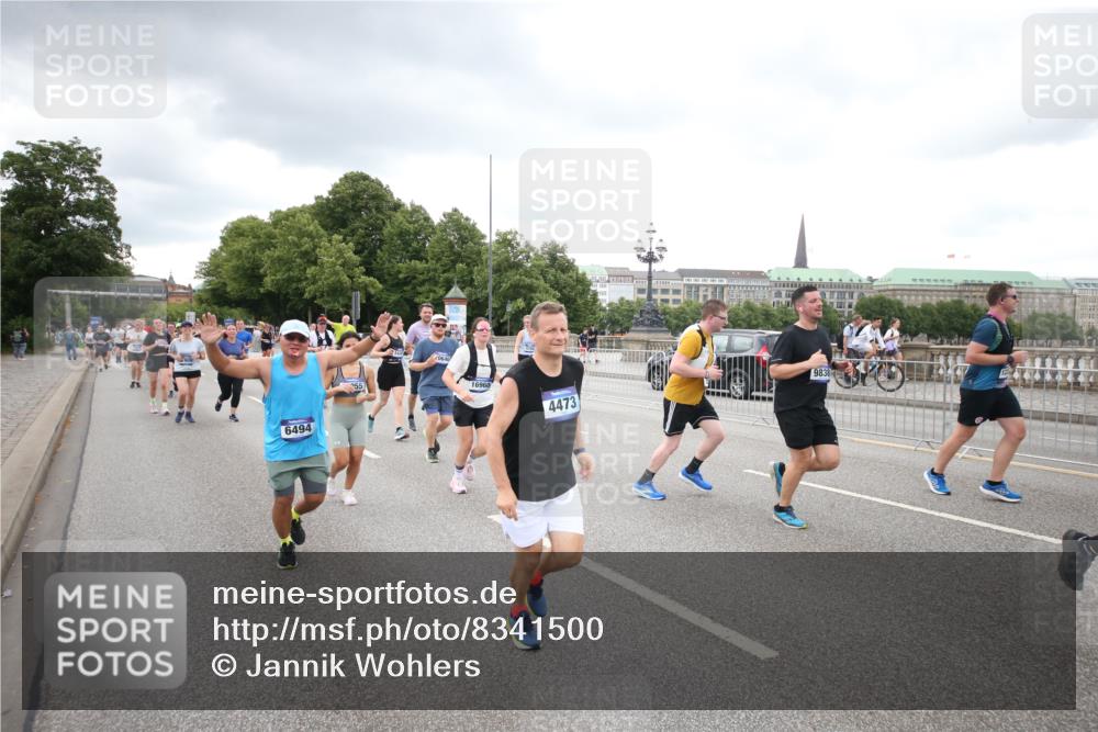 29.06.2025 - hella hamburg halbmarathon Jannik Wohlers http://msf.ph/oto/8341500 29.06.2025 10:55:42 Lombardsbrücke 1738, 1909, 2095, 2793, 3257, 3268, 4265, 4354, 4473, 4836, 5306, 5580, 5994, 6494, 6968, 7025, 7028, 7516, 7616, 8005, 8305, 8533, 9435, 9606, 9838, 10640, 10740, 10784, 10987, 11298, 11862, 11863, 12267, 12295, 12296, 12551, 13055, 13395, 13405, 13627, 14124, 14142, 14221, 14280, 14281, 14492, 15103, 15173, 15199, 15272, 15696, 15699, 15763, 16413, 16655, 16960, 17038, 17039, 17398, 18195, 18329, 18349, 19228 meine-sportfotos.de