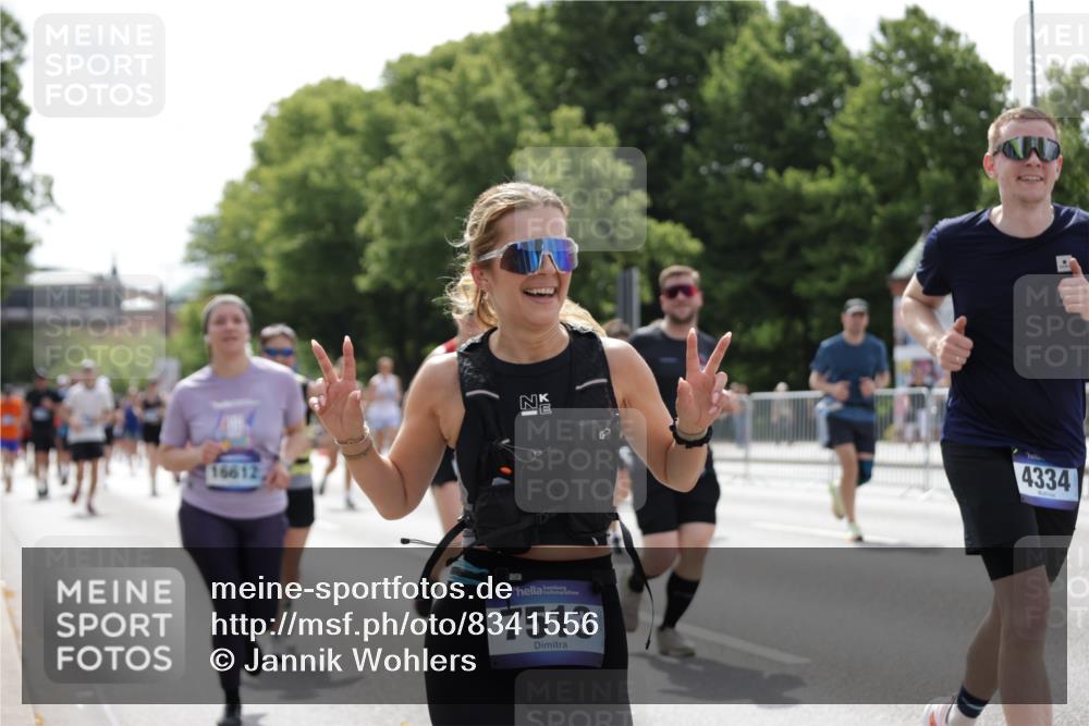 29.06.2025 - hella hamburg halbmarathon Jannik Wohlers http://msf.ph/oto/8341556 29.06.2025 10:42:17 Lombardsbrücke 1656, 1964, 1994, 2134, 2401, 2538, 2580, 2940, 2941, 3283, 3874, 4092, 4105, 4334, 4385, 4778, 5417, 6120, 6764, 7513, 8161, 8529, 8816, 10454, 10697, 11142, 11710, 12151, 12441, 13070, 13241, 13776, 14042, 14084, 14126, 14170, 14556, 14636, 14694, 14769, 15168, 15190, 15219, 15221, 15820, 15977, 16612, 16892 meine-sportfotos.de