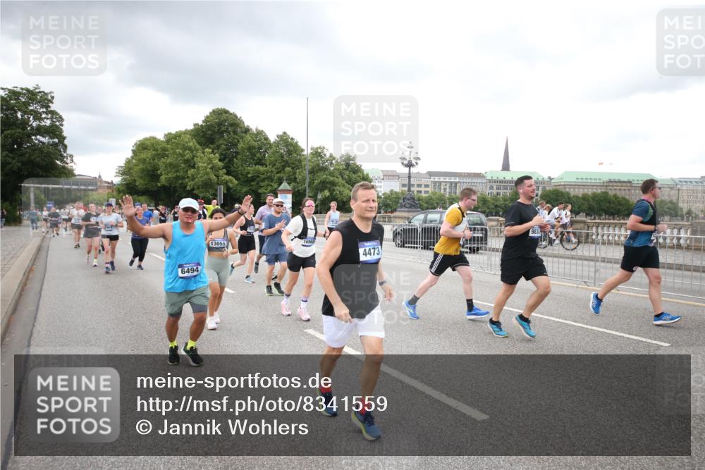 29.06.2025 - hella hamburg halbmarathon Jannik Wohlers http://msf.ph/oto/8341559 29.06.2025 10:55:42 Lombardsbrücke 1738, 1909, 2095, 2793, 3257, 3268, 4265, 4354, 4473, 4836, 5306, 5580, 5994, 6494, 6968, 7025, 7028, 7516, 7616, 8005, 8305, 8533, 9435, 9606, 9838, 10640, 10740, 10784, 10987, 11298, 11862, 11863, 12267, 12295, 12296, 12551, 13055, 13395, 13405, 13627, 14124, 14142, 14221, 14280, 14281, 14492, 15103, 15173, 15199, 15272, 15696, 15699, 15763, 16413, 16655, 16960, 17038, 17039, 17398, 18195, 18329, 18349, 19228 meine-sportfotos.de