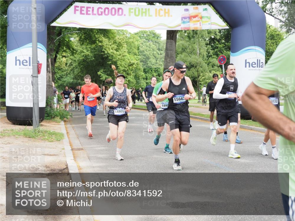 29.06.2025 - hella hamburg halbmarathon MichiJ http://msf.ph/oto/8341592 29.06.2025 10:40:10 Zwischen KM18-KM19 2208, 3715, 4065, 5378, 5638, 6481, 7896, 8273, 8587, 8651, 12135, 12321, 13032, 13211, 13289, 14805, 15643, 16320, 17198, 18901 meine-sportfotos.de