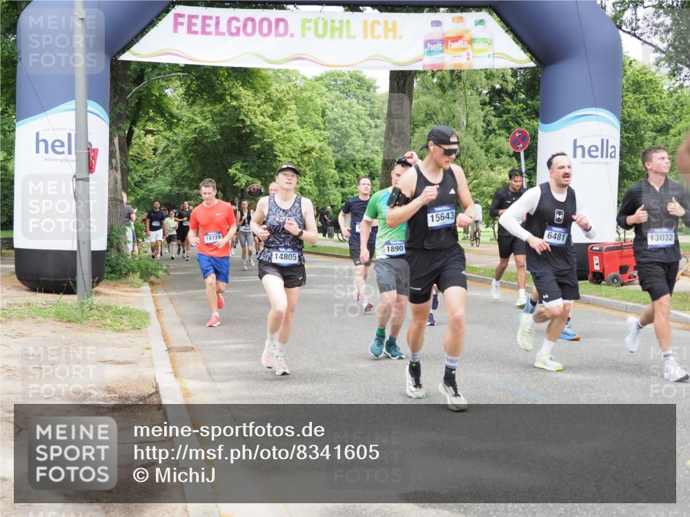 29.06.2025 - hella hamburg halbmarathon MichiJ http://msf.ph/oto/8341605 29.06.2025 10:40:10 Zwischen KM18-KM19 2208, 3715, 4065, 5378, 5638, 6481, 7896, 8273, 8587, 8651, 12135, 12321, 13032, 13211, 13289, 14805, 15643, 16320, 17198, 18901 meine-sportfotos.de
