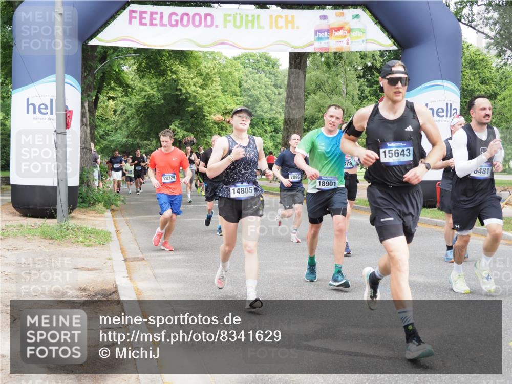 29.06.2025 - hella hamburg halbmarathon MichiJ http://msf.ph/oto/8341629 29.06.2025 10:40:11 Zwischen KM18-KM19 2208, 3715, 4065, 5378, 5638, 6481, 7896, 8273, 8587, 8651, 12135, 12321, 12379, 13032, 13211, 13289, 14805, 15643, 16320, 17198, 18729, 18901 meine-sportfotos.de