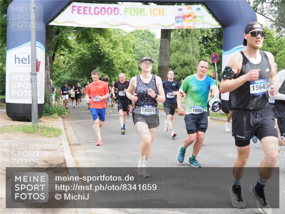 29.06.2025 - hella hamburg halbmarathon MichiJ http://msf.ph/oto/8341659 29.06.2025 10:40:11 Zwischen KM18-KM19 2208, 3715, 4065, 5378, 5638, 6481, 7896, 8273, 8587, 8651, 12135, 12321, 12379, 13032, 13211, 13289, 14805, 15643, 16320, 17198, 18729, 18901 meine-sportfotos.de