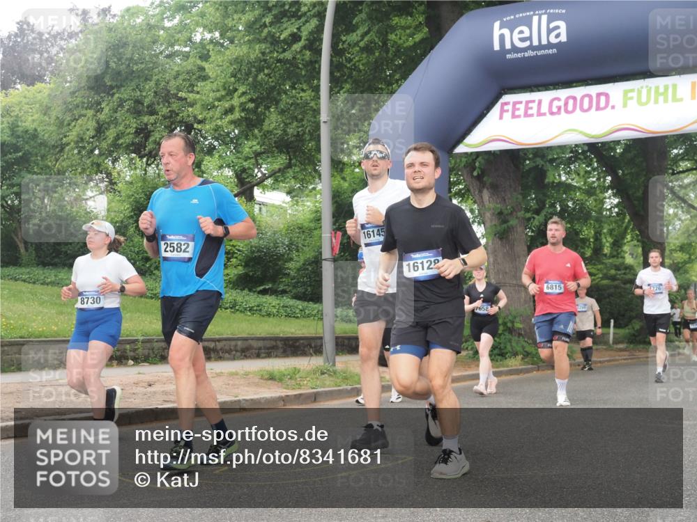 29.06.2025 - hella hamburg halbmarathon KatJ http://msf.ph/oto/8341681 29.06.2025 10:48:43 Zwischen KM18-KM19 1188, 1568, 1726, 1823, 2582, 5299, 5305, 5547, 7658, 8730 meine-sportfotos.de