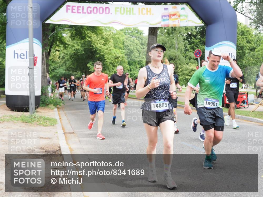 29.06.2025 - hella hamburg halbmarathon MichiJ http://msf.ph/oto/8341689 29.06.2025 10:40:11 Zwischen KM18-KM19 2208, 3715, 4065, 5378, 5638, 6481, 7896, 8273, 8587, 8651, 12135, 12321, 12379, 13032, 13211, 13289, 14805, 15643, 16320, 17198, 18729, 18901 meine-sportfotos.de