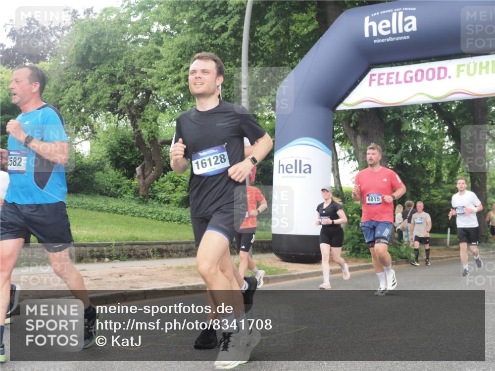 29.06.2025 - hella hamburg halbmarathon KatJ http://msf.ph/oto/8341708 29.06.2025 10:48:44 Zwischen KM18-KM19 1188, 1568, 1726, 1823, 2582, 5299, 5305, 5547, 7658, 8730 meine-sportfotos.de