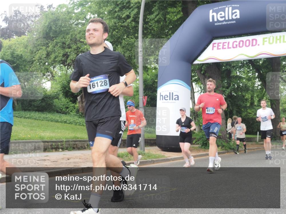 29.06.2025 - hella hamburg halbmarathon KatJ http://msf.ph/oto/8341714 29.06.2025 10:48:44 Zwischen KM18-KM19 1188, 1568, 1726, 1823, 2582, 5299, 5305, 5547, 7658, 8730 meine-sportfotos.de