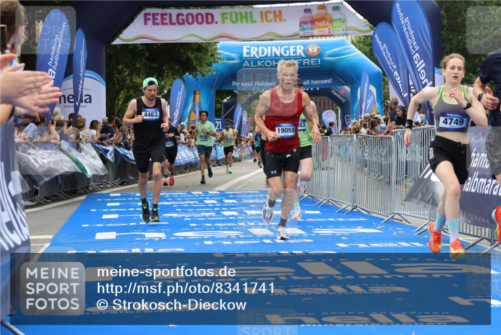 29.06.2025 - hella hamburg halbmarathon Strokosch-Dieckow http://msf.ph/oto/8341741 29.06.2025 10:32:52 Ziel 4463, 4749, 6358, 10453, 12290, 13686, 14028, 15054, 16425, 18679, 18687, 19059 meine-sportfotos.de
