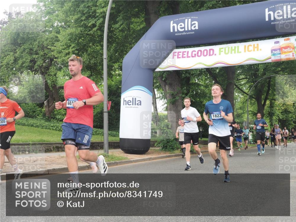 29.06.2025 - hella hamburg halbmarathon KatJ http://msf.ph/oto/8341749 29.06.2025 10:48:45 Zwischen KM18-KM19 1188, 1568, 1726, 1823, 2582, 5299, 5305, 6602, 7658, 8730 meine-sportfotos.de