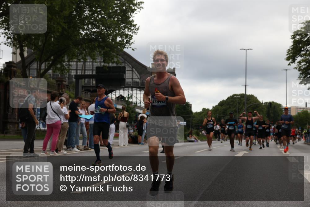 29.06.2025 - hella hamburg halbmarathon Yannick Fuchs http://msf.ph/oto/8341773 29.06.2025 10:52:13 20KM 1319, 1595, 1833, 2250, 2488, 2656, 2840, 3251, 3859, 4319, 4502, 4550, 4632, 4708, 4767, 5277, 5341, 5675, 5926, 6104, 6138, 6147, 6592, 7082, 7138, 7189, 7856, 8322, 8585, 9230, 9316, 10020, 10319, 10703, 10788, 11394, 11645, 11846, 12378, 12495, 12585, 12879, 13287, 13512, 13694, 13816, 13880, 14266, 14571, 15197, 15434, 15527, 16189, 16531, 17405, 17531, 17827, 18068, 18180, 18492, 18501, 18587, 18727, 18985 meine-sportfotos.de