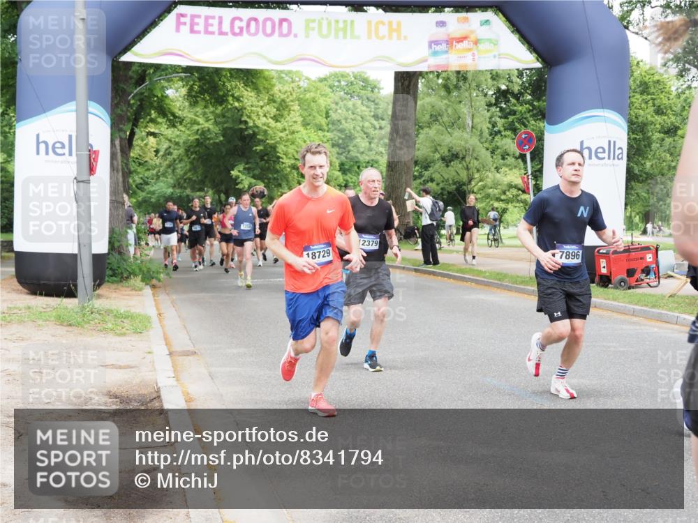29.06.2025 - hella hamburg halbmarathon MichiJ http://msf.ph/oto/8341794 29.06.2025 10:40:12 Zwischen KM18-KM19 2208, 3715, 4029, 4065, 5378, 5638, 6481, 7896, 8273, 8587, 8651, 12135, 12321, 12379, 13032, 13211, 13289, 14805, 15643, 16320, 17198, 18729, 18901 meine-sportfotos.de