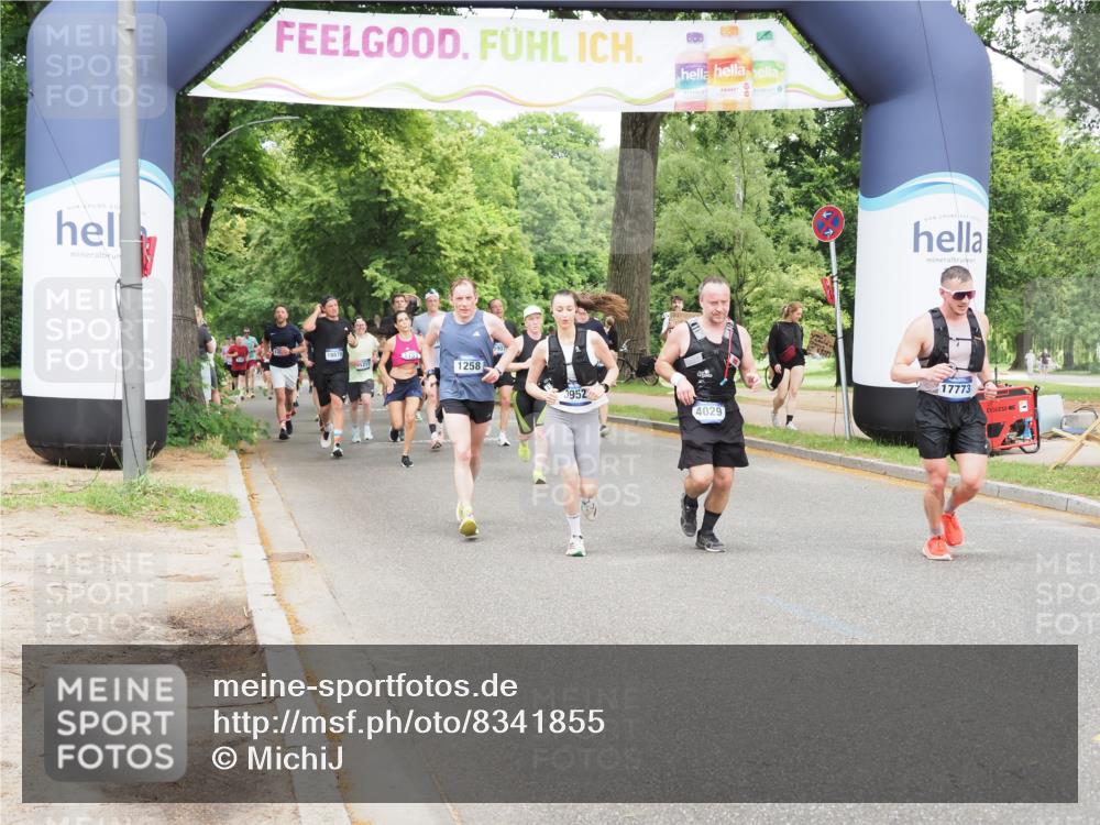 29.06.2025 - hella hamburg halbmarathon MichiJ http://msf.ph/oto/8341855 29.06.2025 10:40:14 Zwischen KM18-KM19 1258, 2208, 3715, 3952, 4029, 4065, 5378, 5638, 6481, 7896, 8273, 8651, 12135, 12321, 12379, 13032, 13211, 13289, 14805, 15643, 16320, 17198, 17773, 18729, 18901 meine-sportfotos.de