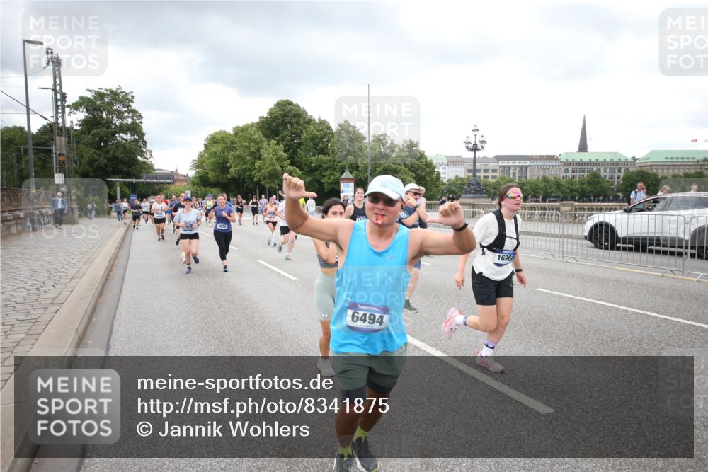 29.06.2025 - hella hamburg halbmarathon Jannik Wohlers http://msf.ph/oto/8341875 29.06.2025 10:55:43 Lombardsbrücke 1738, 1909, 2095, 2793, 3257, 3268, 4083, 4354, 4473, 4836, 5306, 5580, 5994, 6494, 6968, 7025, 7028, 7516, 7616, 8005, 8305, 9435, 9606, 9838, 10640, 10740, 10784, 10987, 11298, 11862, 11863, 12267, 12295, 12296, 12551, 13055, 13395, 13405, 13627, 14142, 14221, 14280, 14281, 15103, 15173, 15199, 15272, 15696, 15699, 16413, 16655, 16960, 17038, 17039, 17398, 18329, 18349, 19228 meine-sportfotos.de