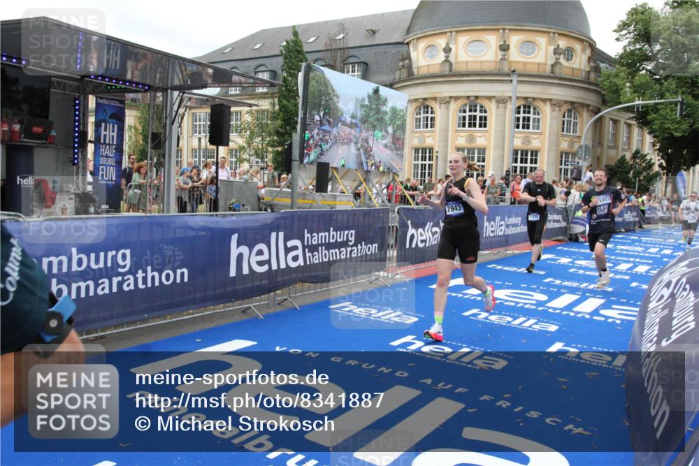 29.06.2025 - hella hamburg halbmarathon Michael Strokosch http://msf.ph/oto/8341887 29.06.2025 10:51:34 Ziel 1335, 5820, 7943, 10691, 11422, 13403, 13792, 15871, 17131 meine-sportfotos.de