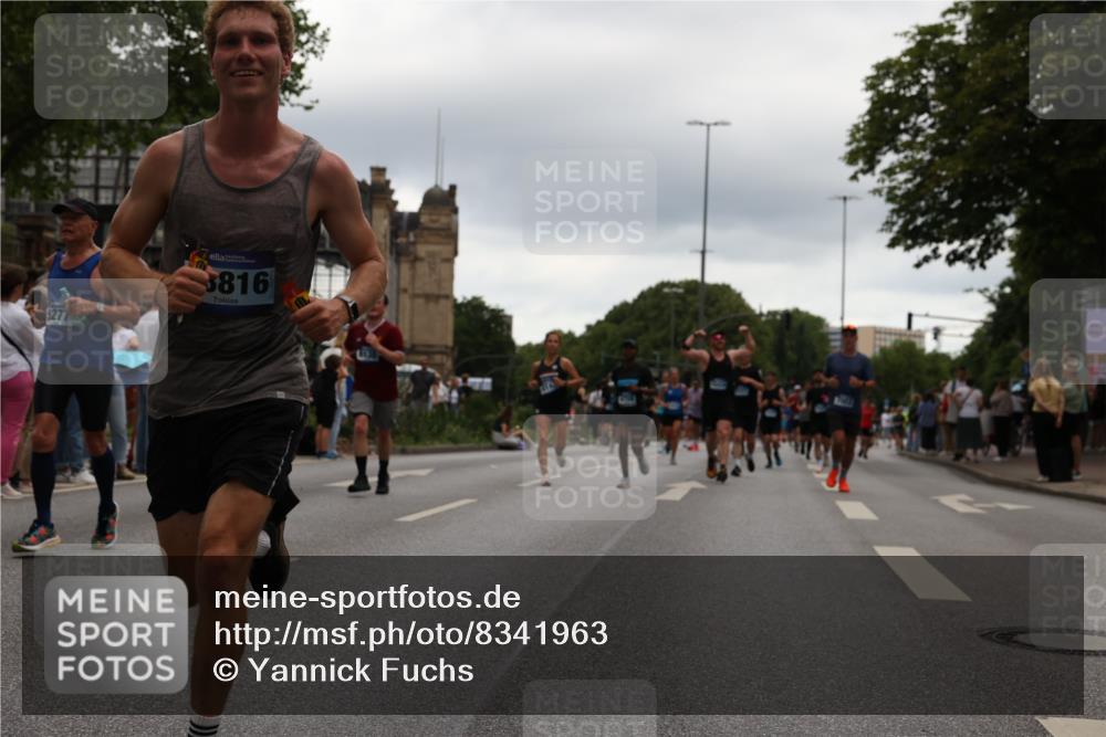 29.06.2025 - hella hamburg halbmarathon Yannick Fuchs http://msf.ph/oto/8341963 29.06.2025 10:52:14 20KM 1319, 1595, 1833, 2250, 2488, 2656, 2840, 2996, 3251, 3859, 4319, 4502, 4550, 4632, 4708, 4767, 5277, 5341, 5675, 5926, 6104, 6138, 6147, 6592, 7082, 7138, 7189, 7856, 8322, 8585, 9230, 9316, 10020, 10319, 10703, 10788, 11394, 11605, 11645, 11846, 12378, 12495, 12585, 12734, 12879, 13287, 13512, 13694, 13816, 13880, 14266, 14571, 14673, 15197, 15434, 15527, 16189, 16531, 17405, 17531, 17827, 18068, 18180, 18492, 18501, 18587, 18727, 18985 meine-sportfotos.de