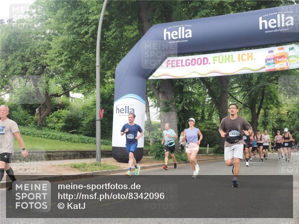 29.06.2025 - hella hamburg halbmarathon KatJ http://msf.ph/oto/8342096 29.06.2025 10:48:50 Zwischen KM18-KM19 1726, 1823, 5299, 5305, 6602, 7636, 7658, 8045, 8730 meine-sportfotos.de