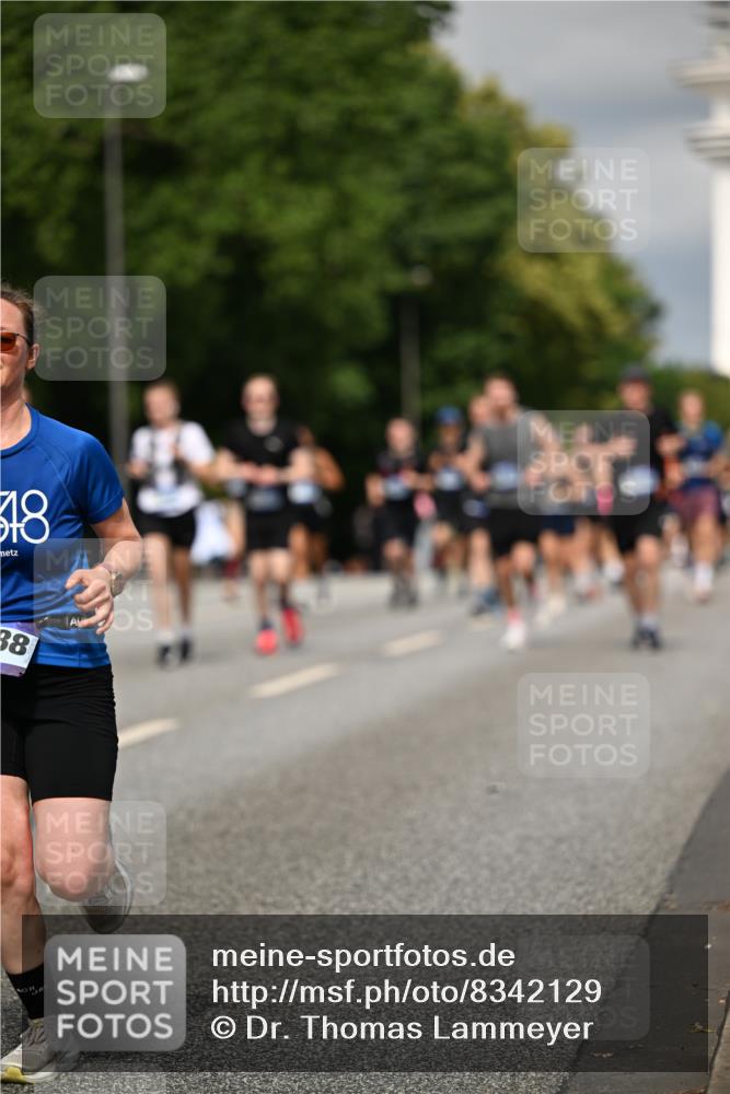 29.06.2025 - hella hamburg halbmarathon Dr. Thomas Lammeyer http://msf.ph/oto/8342129 29.06.2025 10:18:11 Kennedybrücke 1406, 2990, 3154, 3728, 3756, 3939, 5546, 5670, 5719, 6028, 6083, 6089, 7209, 7802, 7840, 7991, 8001, 8147, 8409, 9141, 9845, 10610, 11355 meine-sportfotos.de
