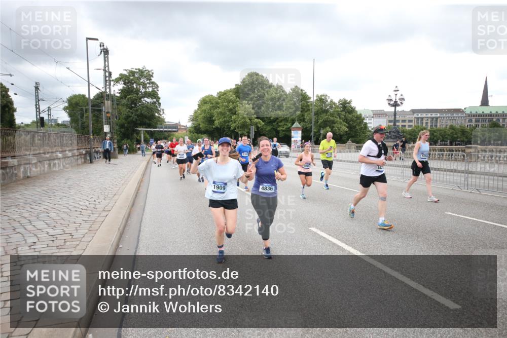 29.06.2025 - hella hamburg halbmarathon Jannik Wohlers http://msf.ph/oto/8342140 29.06.2025 10:55:45 Lombardsbrücke 1738, 1909, 2095, 2793, 3257, 3268, 4083, 4354, 4473, 4836, 5306, 5580, 5994, 6494, 6968, 7025, 7028, 7516, 7616, 8005, 8305, 8517, 9435, 9606, 9838, 10640, 10740, 10784, 10987, 11298, 11862, 11863, 12267, 12295, 12296, 12551, 13055, 13395, 13405, 13627, 13965, 14142, 14221, 14280, 14281, 15103, 15173, 15199, 15272, 15696, 15699, 16413, 16655, 16960, 17398, 17649, 17673, 18329, 18349, 19228 meine-sportfotos.de