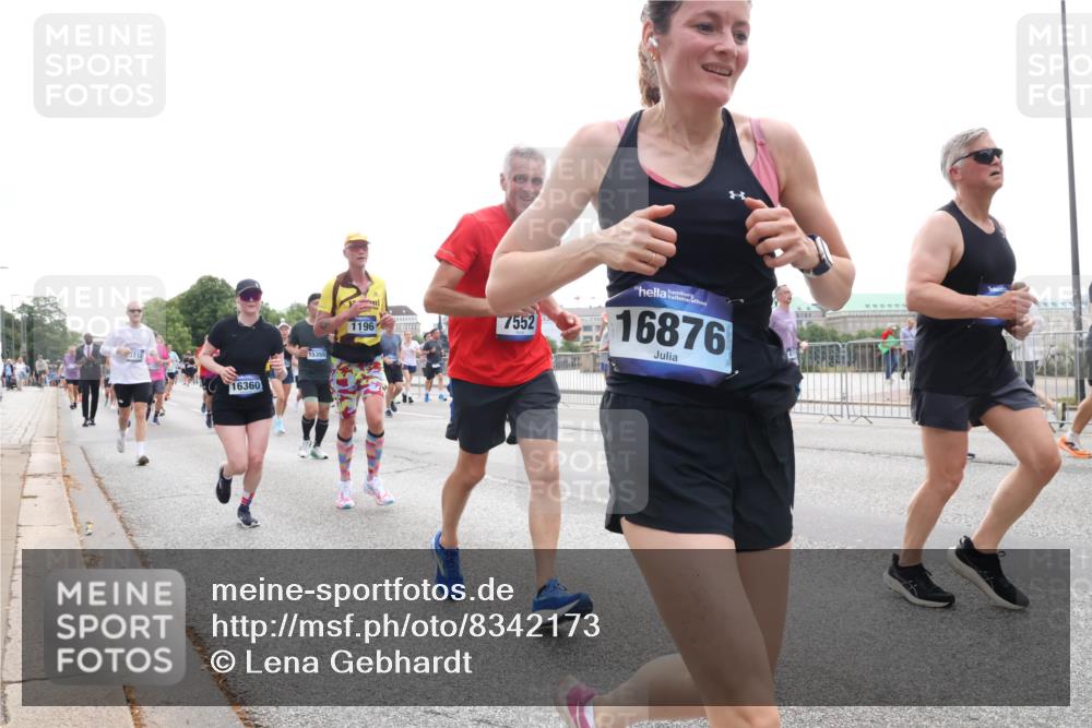29.06.2025 - hella hamburg halbmarathon Lena Gebhardt http://msf.ph/oto/8342173 29.06.2025 10:38:17 Lombardsbrücke 16360, 15355, 1196, 7552, 16876, 1196, 1394, 1457, 1578, 1596, 1721, 1742, 1791, 1799, 1901, 1966, 1985, 2113, 2151, 2498, 2786, 3010, 3094, 3095, 3216, 3242, 3246, 3286, 3338, 3635, 3636, 3716, 3777, 3841, 3880, 4139, 4155, 4159, 4414, 4883, 4921, 5085, 5089, 5139, 5155, 5300, 5617, 5684, 5713, 5735, 6199, 6200, 6362, 6697, 6751, 6930, 7117, 7118, 7165, 7244, 7371, 7552, 7561, 7629, 7692, 7696, 7868, 7914, 8985, 10836, 11087, 11543 meine-sportfotos.de