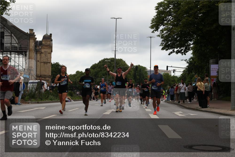 29.06.2025 - hella hamburg halbmarathon Yannick Fuchs http://msf.ph/oto/8342234 29.06.2025 10:52:15 20KM 1319, 1595, 1833, 2250, 2488, 2619, 2656, 2840, 2996, 3251, 3859, 4319, 4502, 4550, 4708, 4767, 5277, 5341, 5675, 5926, 6104, 6138, 6147, 6592, 7082, 7189, 7856, 8089, 8322, 8585, 9230, 9316, 10020, 10319, 10518, 10703, 10788, 11394, 11605, 11645, 11846, 12378, 12495, 12585, 12734, 12879, 13287, 13512, 13694, 13816, 13880, 14266, 14673, 15197, 15434, 15527, 16189, 16531, 17405, 17531, 17827, 18180, 18492, 18587, 18727, 18985 meine-sportfotos.de