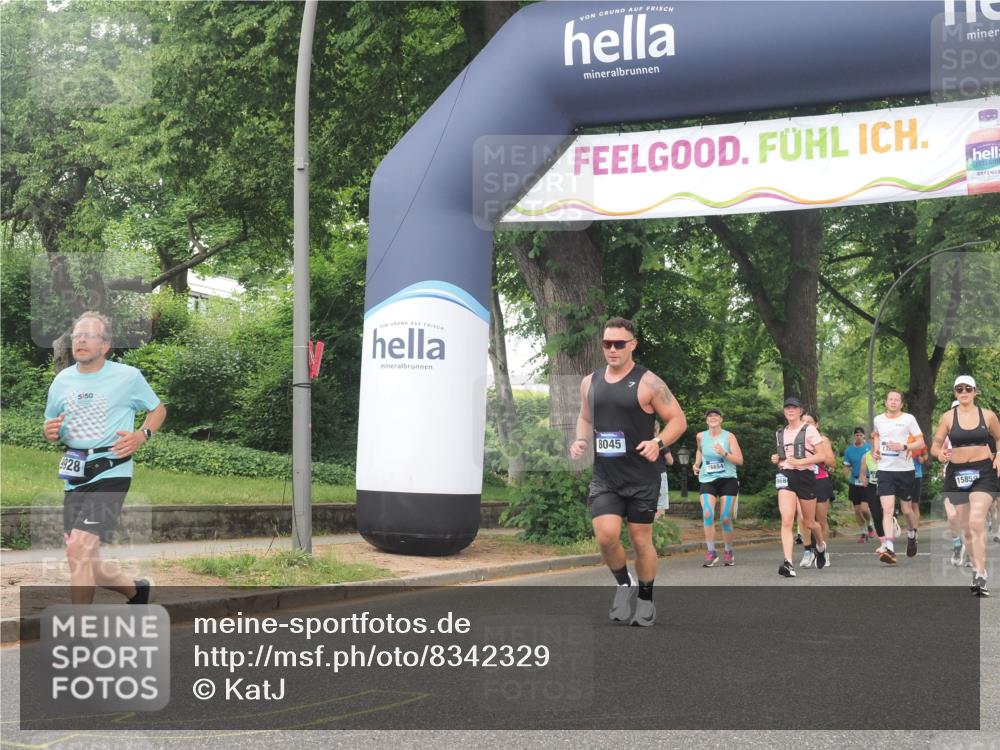 29.06.2025 - hella hamburg halbmarathon KatJ http://msf.ph/oto/8342329 29.06.2025 10:48:53 Zwischen KM18-KM19 1674, 6602, 6752, 7636, 8045, 8478 meine-sportfotos.de
