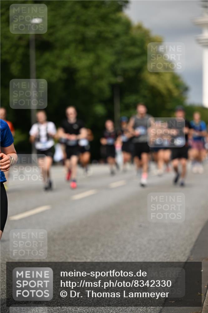 29.06.2025 - hella hamburg halbmarathon Dr. Thomas Lammeyer http://msf.ph/oto/8342330 29.06.2025 10:18:11 Kennedybrücke 1406, 2990, 3154, 3728, 3756, 3939, 5546, 5670, 5719, 6028, 6083, 6089, 7209, 7802, 7840, 7991, 8001, 8147, 8409, 9141, 9845, 10610, 11355 meine-sportfotos.de