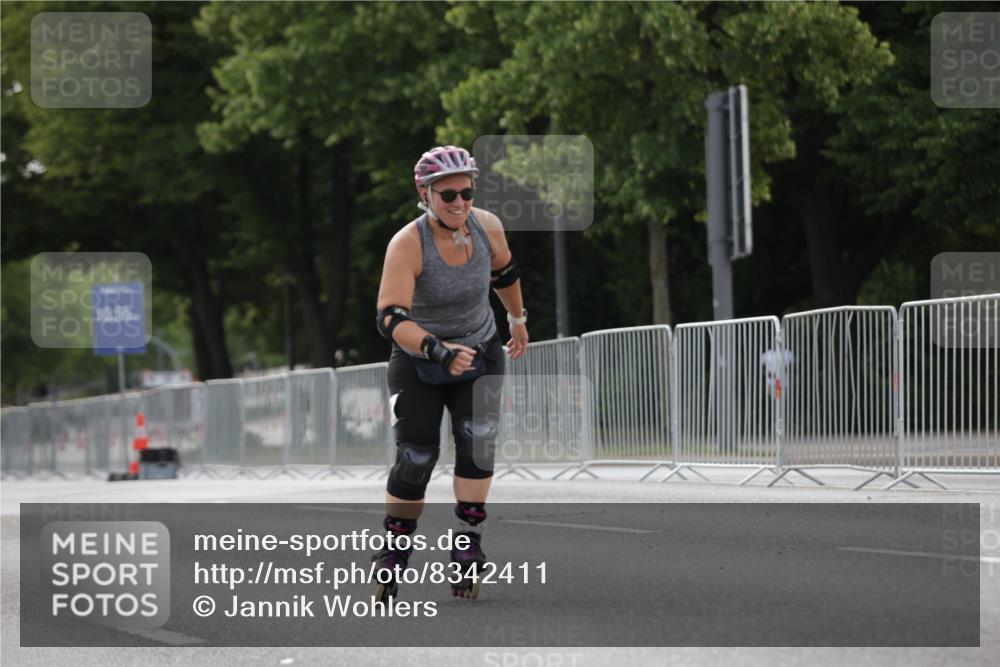 29.06.2025 - hella hamburg halbmarathon Jannik Wohlers http://msf.ph/oto/8342411 29.06.2025 09:02:24 Lombardsbrücke  meine-sportfotos.de