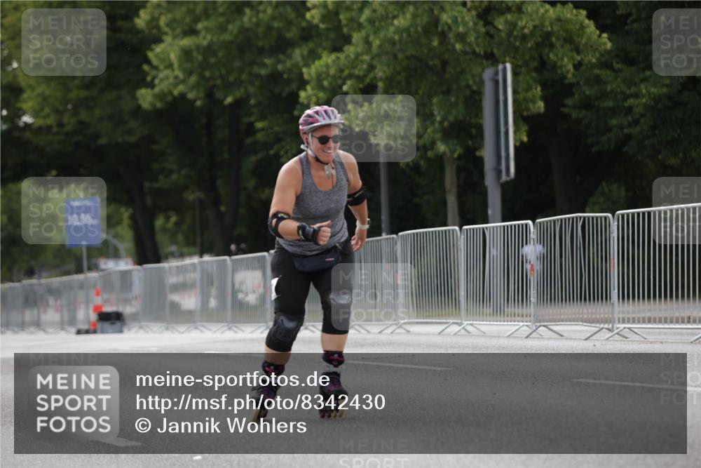 29.06.2025 - hella hamburg halbmarathon Jannik Wohlers http://msf.ph/oto/8342430 29.06.2025 09:02:25 Lombardsbrücke  meine-sportfotos.de