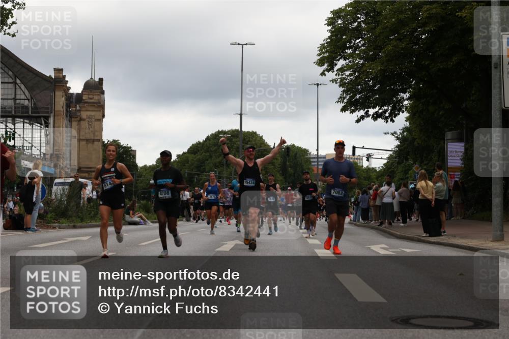 29.06.2025 - hella hamburg halbmarathon Yannick Fuchs http://msf.ph/oto/8342441 29.06.2025 10:52:15 20KM 1319, 1595, 1833, 2250, 2488, 2619, 2656, 2840, 2996, 3251, 3859, 4319, 4502, 4550, 4708, 4767, 5277, 5341, 5675, 5926, 6104, 6138, 6147, 6592, 7082, 7189, 7856, 8089, 8322, 8585, 9230, 9316, 10020, 10319, 10518, 10703, 10788, 11394, 11605, 11645, 11846, 12378, 12495, 12585, 12734, 12879, 13287, 13512, 13694, 13816, 13880, 14266, 14673, 15197, 15434, 15527, 16189, 16531, 17405, 17531, 17827, 18180, 18492, 18587, 18727, 18985 meine-sportfotos.de